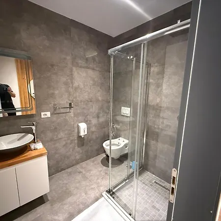 La 住宿加早餐酒店 地拉那